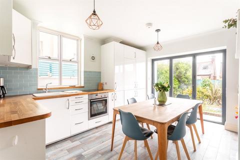 4 bedroom terraced house for sale, Belle Vue Gardens, Brighton BN2