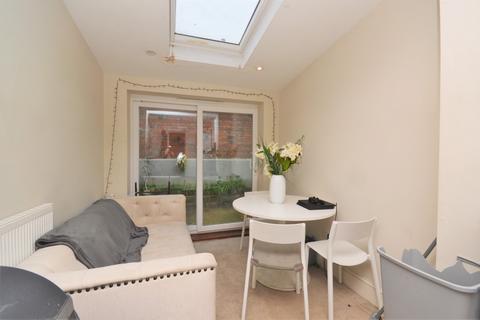 6 bedroom terraced house to rent, Coombe Terrace, Brighton BN2