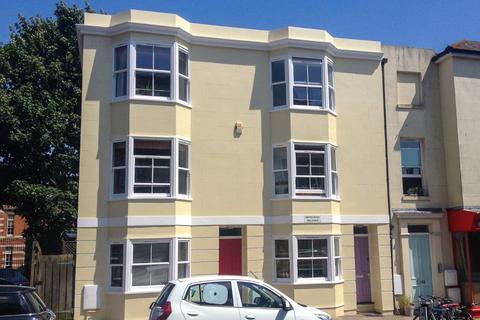 3 bedroom end of terrace house to rent, Whitecross Building, Whitecross Street BN1