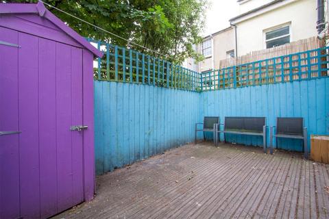 3 bedroom end of terrace house to rent, Whitecross Building, Whitecross Street BN1