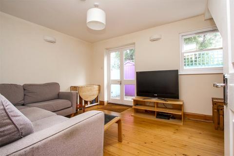 3 bedroom end of terrace house to rent, Whitecross Building, Whitecross Street BN1