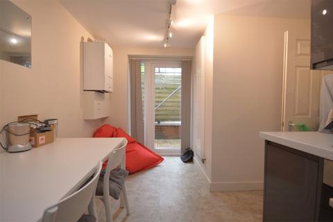 2 bedroom apartment to rent, Caledonian Road, Brighton BN2