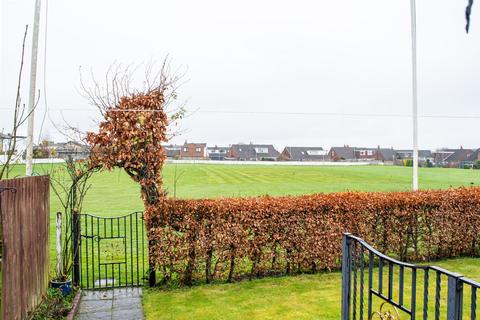 1 Bowling Green View, Drighlington, Bradford, BD11 1JP