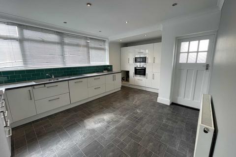 3 bedroom apartment to rent, Lower Kings Road, Berkhamsted HP4
