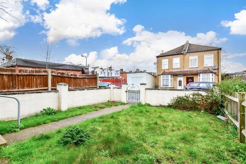 3 bedroom end of terrace house for sale - Chaucer Road, Sutton, Surrey