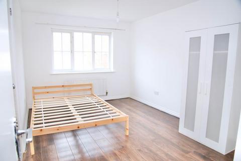 60 Waterside Close, London, SE28 0GS