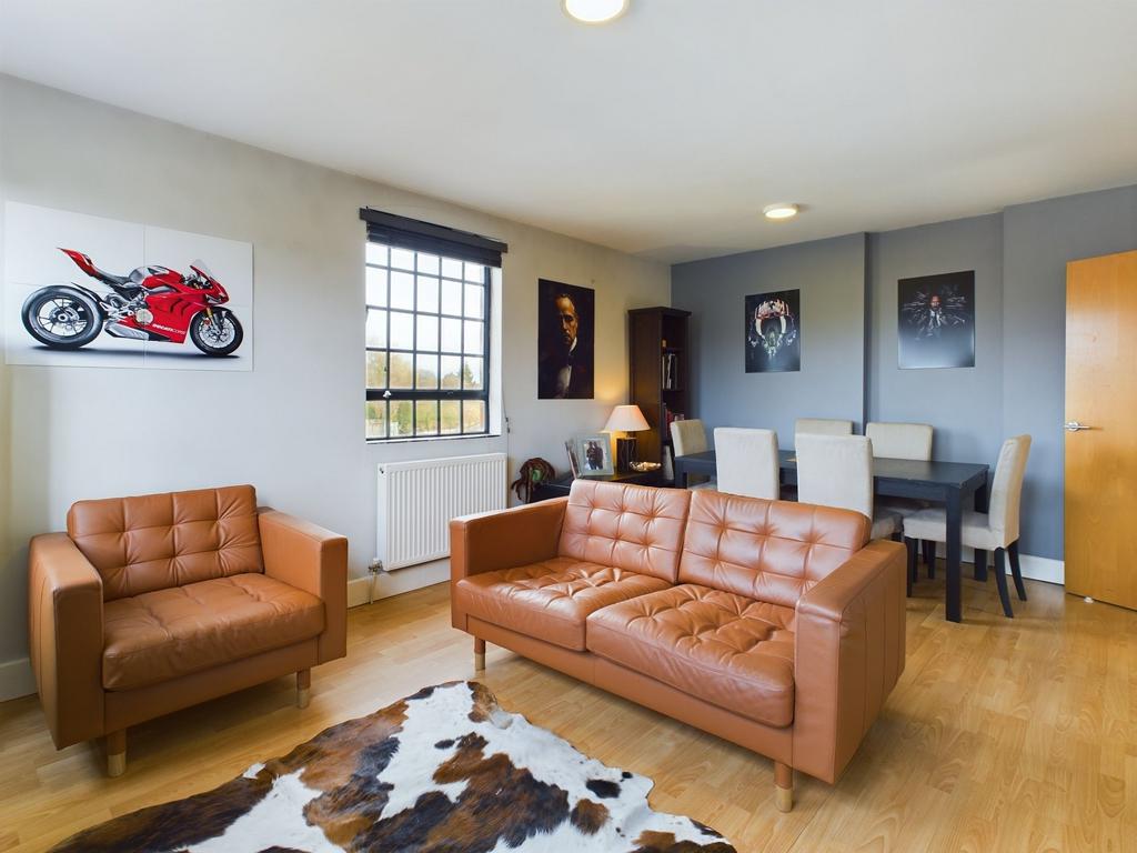 Sitting/Dining Room