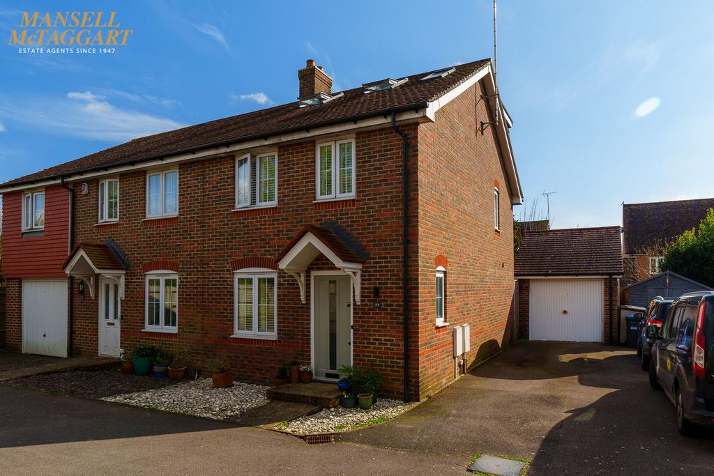 Chestnut Drive, Hassocks, BN6 4 bed semidetached house for sale £525,000