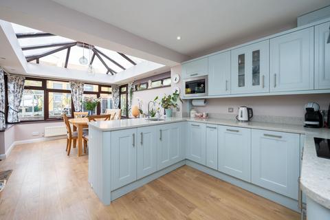 9 Bodiam Close, Southwater, Horsham, RH13 9XW