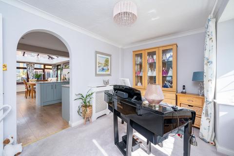 9 Bodiam Close, Southwater, Horsham, RH13 9XW