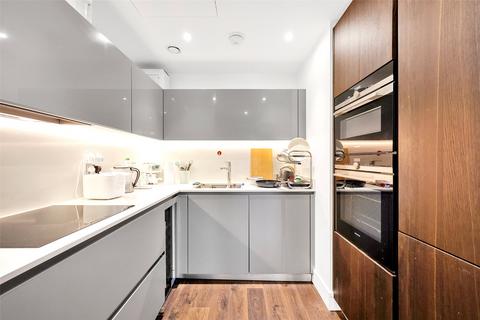 undefined, Stable Walk, E1