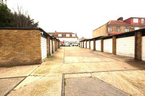 Garage to rent, Redbridge Lane East, Ilford IG4