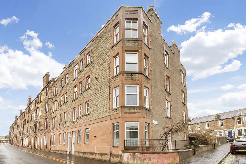 54 Hawthornvale, Edinburgh, EH6 4JS 2 bed flat - £265,000