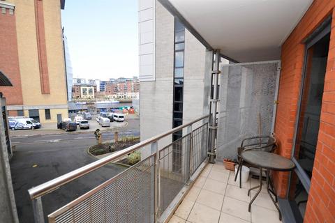 2 bedroom apartment for sale, Baltic Quay, Gateshead