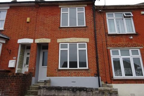 2 bedroom terraced house to rent - Alexandra Road, Chatham ME4
