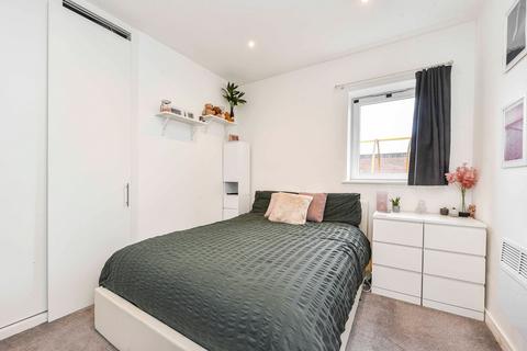 1 bedroom flat for sale, Pinehill Road, Bordon, GU35
