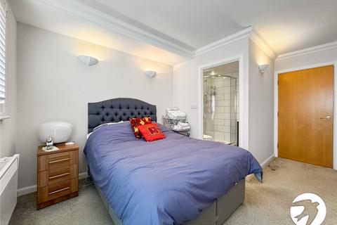 3 bedroom flat for sale, Kings Walk, Maidstone, Kent, ME14