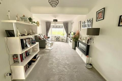 3 Masefield Road, Northfleet, Gravesend, DA11 8EL