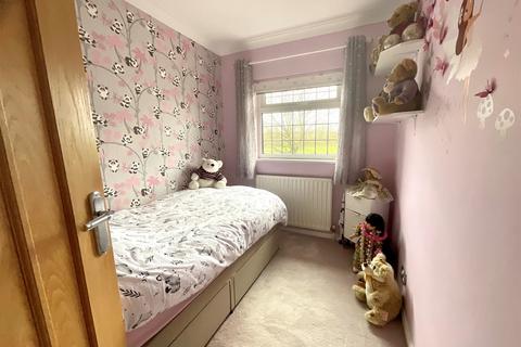 3 Masefield Road, Northfleet, Gravesend, DA11 8EL