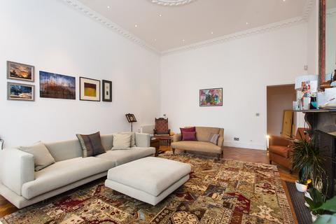 2 bedroom apartment to rent, Belsize Park Gardens, London, NW3