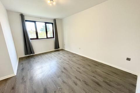 1 bedroom flat to rent, Martin Close, London N9