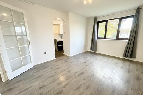 1 bedroom flat to rent, Martin Close, London N9