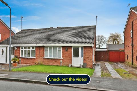 2 bedroom bungalow for sale - Greylees Avenue, Hull, East Riding of Yorkshire, HU6 7YG