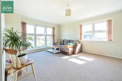 2 bedroom flat to rent - Westlake Gardens, Tarring, Worthing, West Sussex, BN13