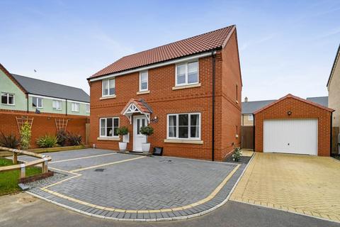 4 bedroom detached house for sale, Snowdrop Drive, Capel St Mary.