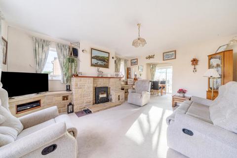 3 bedroom detached house for sale, Springfield Park,  Witney,  OX28