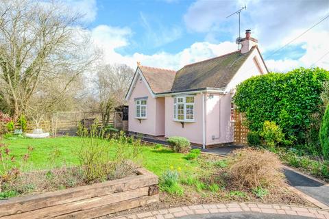 3 bedroom detached bungalow for sale, Bromsgrove Road, Hunnington, Halesowen, B62 0JW