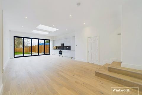5 bedroom terraced house to rent - Kingsbury, London NW9