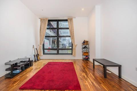 1 bedroom flat for sale, South Quay Square, London E14