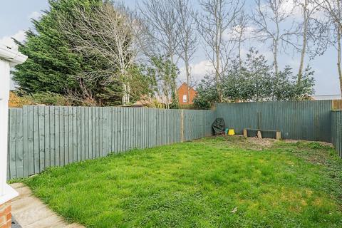 14 Plessey Close, Towcester, NN12 6HY