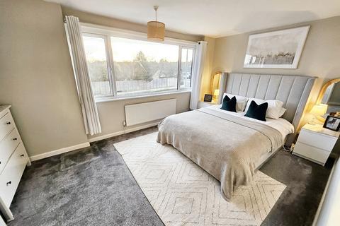 33 Heddington Close, Trowbridge, BA14 0LH
