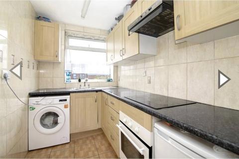 2 bedroom apartment for sale - Bridle Close, Enfield, London, EN3