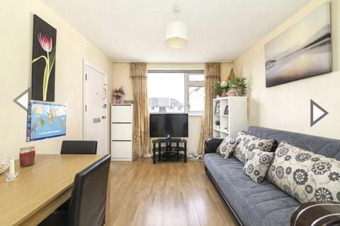 2 bedroom apartment for sale, Bridle Close, Enfield, London, EN3