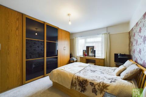 2 bedroom bungalow for sale - Winton Road, Reading, Berkshire, RG2