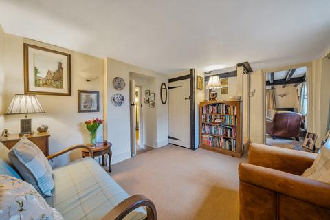 3 bedroom end of terrace house for sale, Dippenhall Street, Crondall, Farnham, Hampshire, GU10