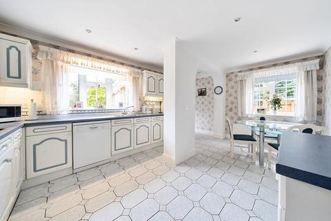 5 bedroom detached house for sale, Maltmans Lane, Gerrards Cross