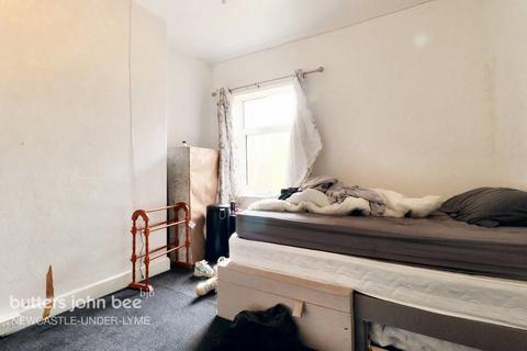 3 bedroom terraced house for sale, Stone Road, Stoke-On-Trent