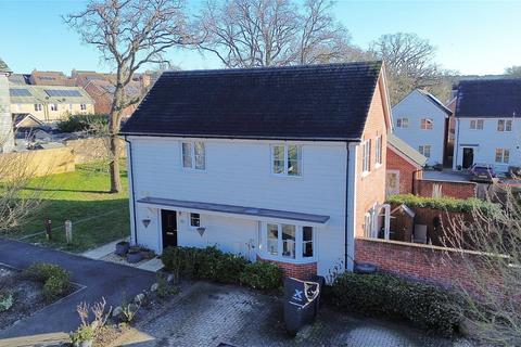 11 Grant Drive, Church Crookham, Fleet, GU52 8AL