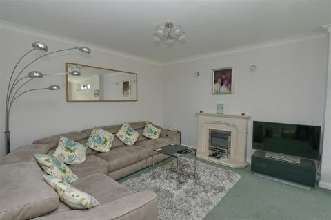 1 West Close, Farnham, GU9 0RF