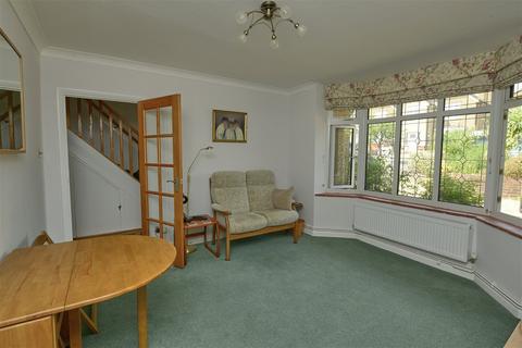 1 West Close, Farnham, GU9 0RF