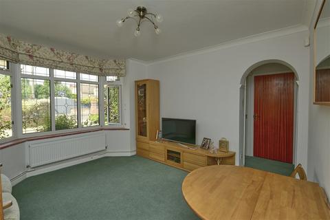 1 West Close, Farnham, GU9 0RF