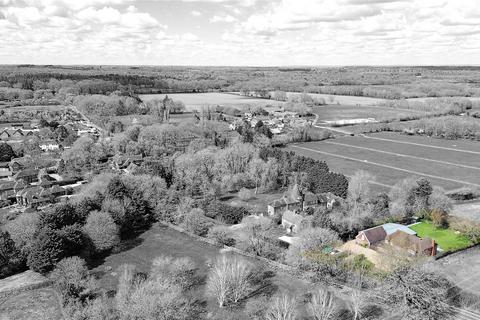 Highfield Pilcot Hill, Dogmersfield, Hook, RG27 8SX