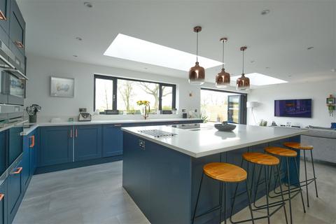 Highfield Pilcot Hill, Dogmersfield, Hook, RG27 8SX