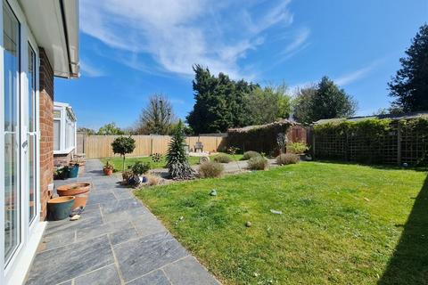 3 bedroom detached bungalow for sale - The Street, Deal CT14