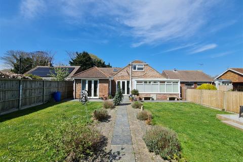 3 bedroom detached bungalow for sale - The Street, Deal CT14