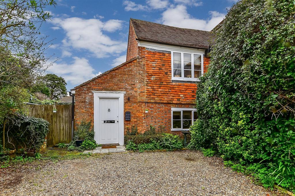 Beacon Oak Road, Tenterden, Kent 2 bed semidetached house for sale £